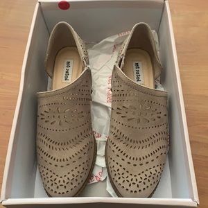 Not Rated anouk taupe cut out bootie